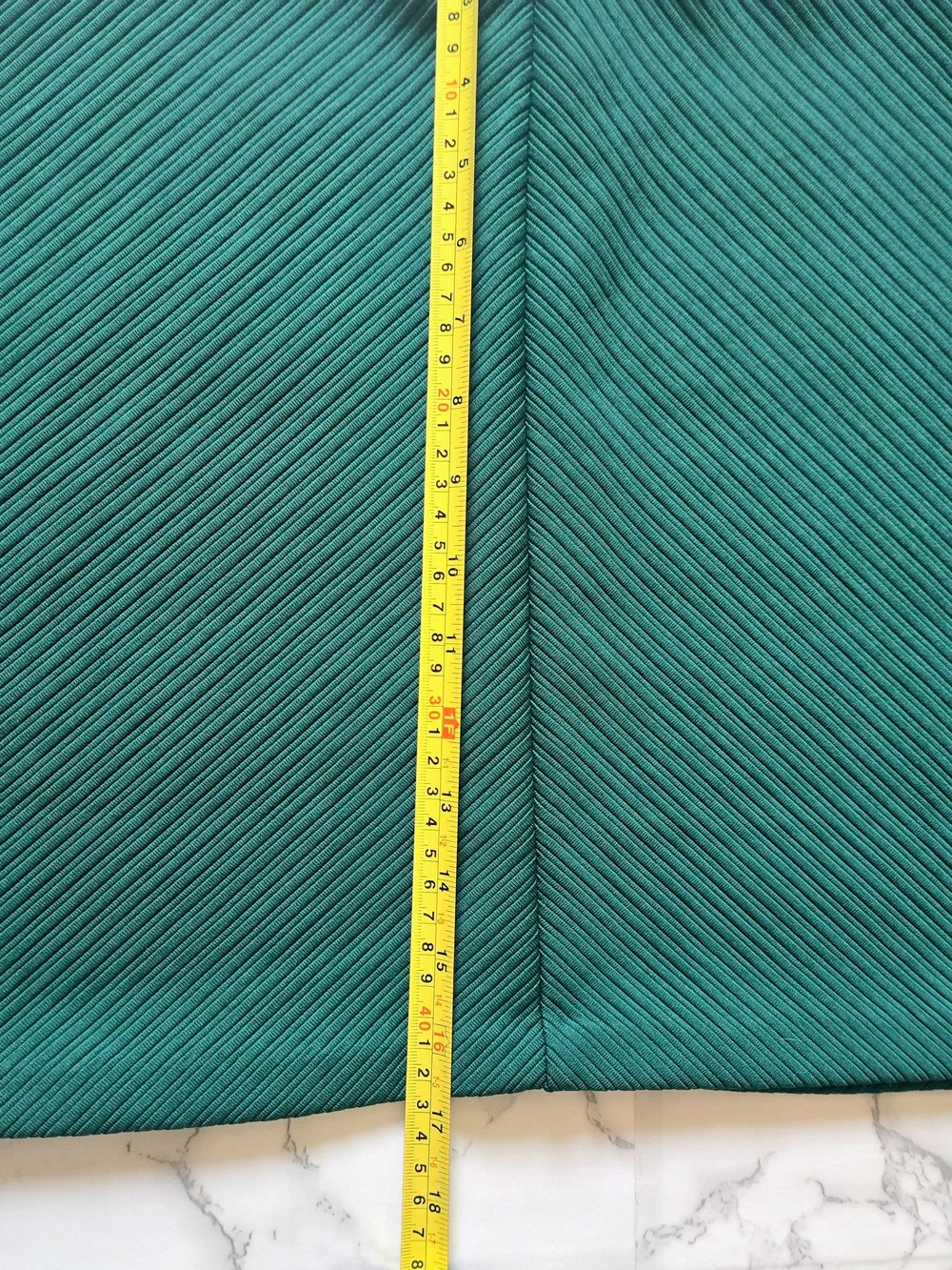 NWOT Green Ribbed Textured Mini Skirt - High-Waisted Chevron Knit Small